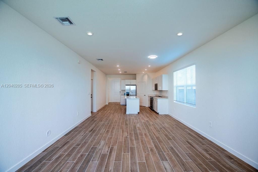 For Rent: $3,600 (4 beds, 2 baths, 2878 Square Feet)