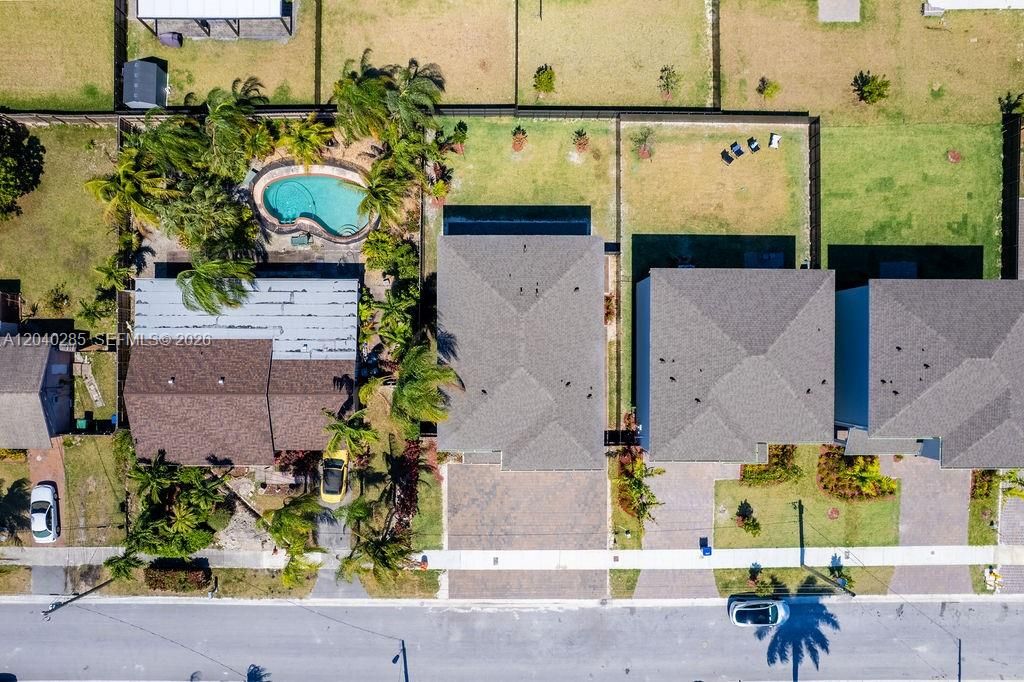 For Rent: $3,600 (4 beds, 2 baths, 2878 Square Feet)
