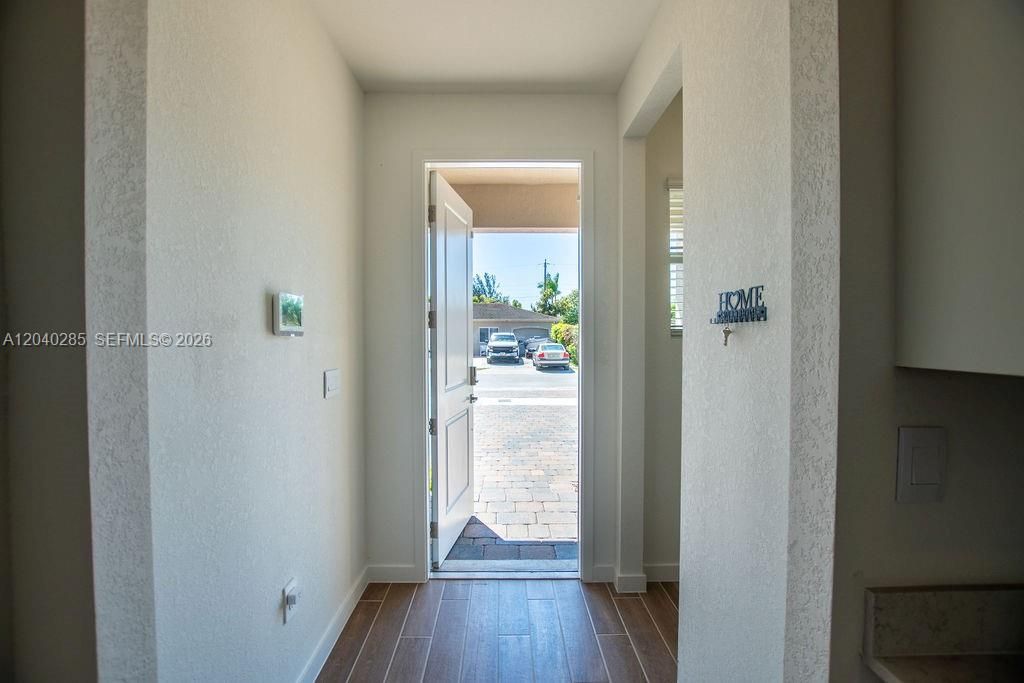 For Rent: $3,600 (4 beds, 2 baths, 2878 Square Feet)