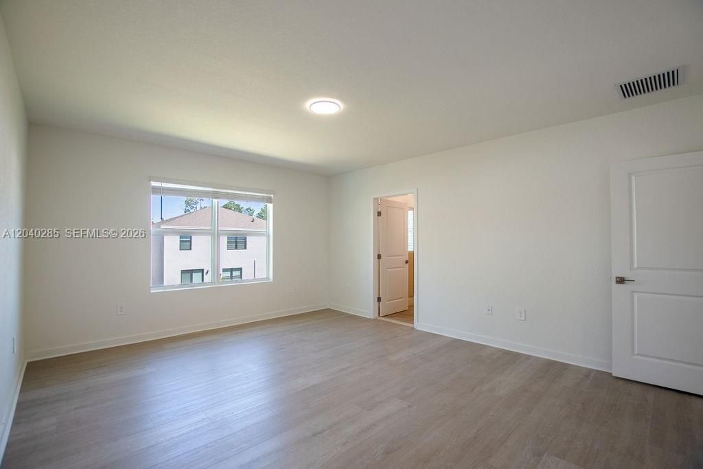 For Rent: $3,600 (4 beds, 2 baths, 2878 Square Feet)