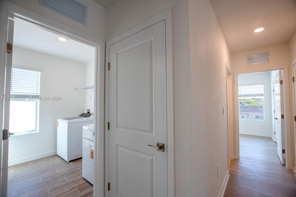 For Rent: $3,600 (4 beds, 2 baths, 2878 Square Feet)