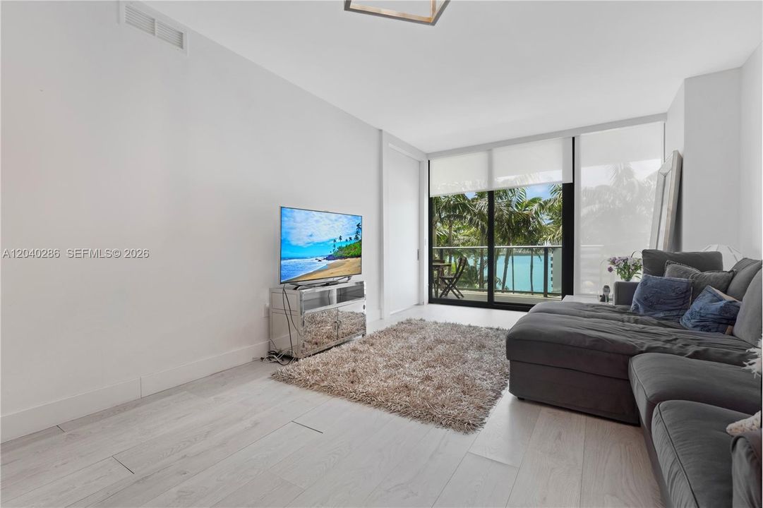 For Rent: $5,900 (2 beds, 2 baths, 1198 Square Feet)