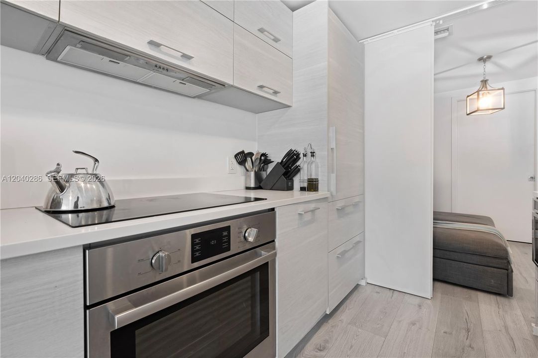 For Rent: $5,900 (2 beds, 2 baths, 1198 Square Feet)