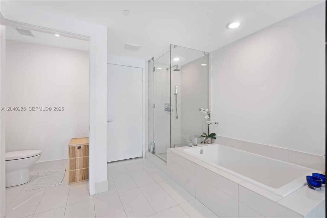 For Rent: $5,900 (2 beds, 2 baths, 1198 Square Feet)