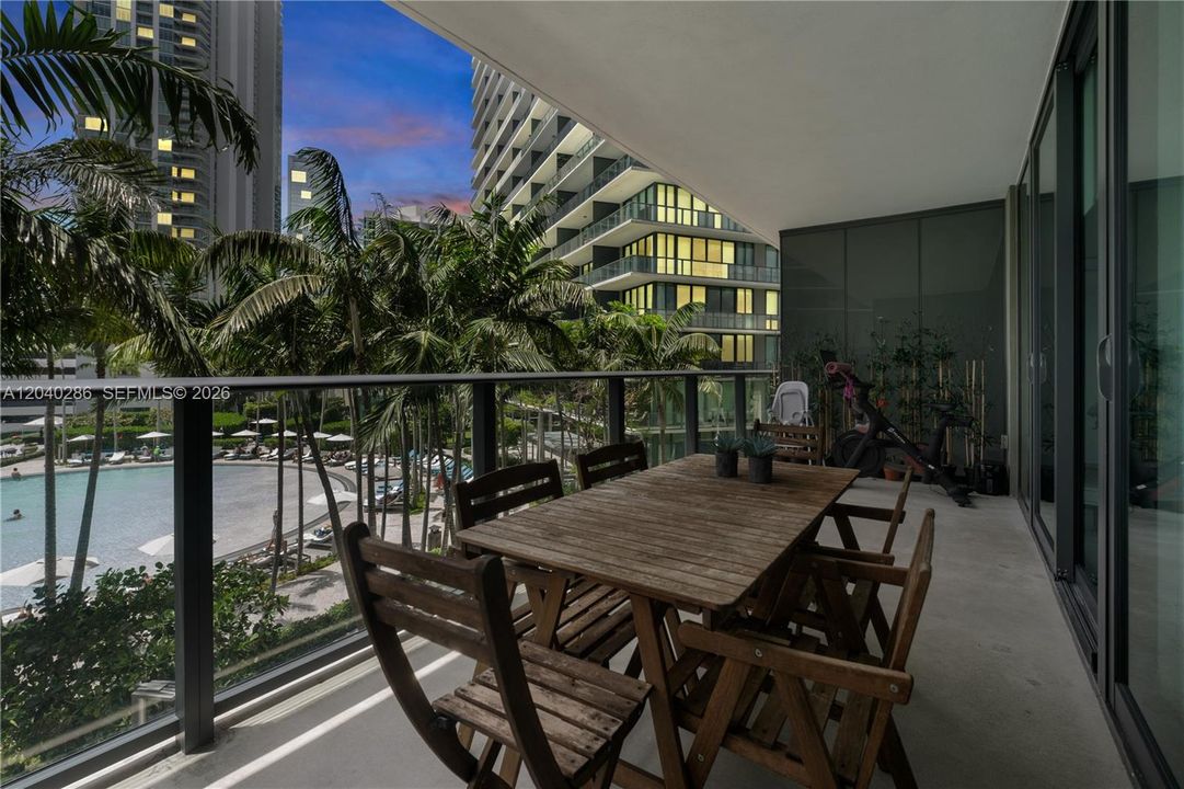 For Rent: $5,900 (2 beds, 2 baths, 1198 Square Feet)