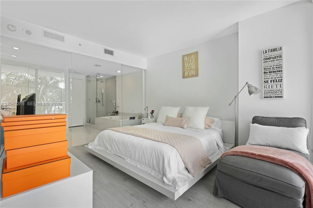For Rent: $5,900 (2 beds, 2 baths, 1198 Square Feet)