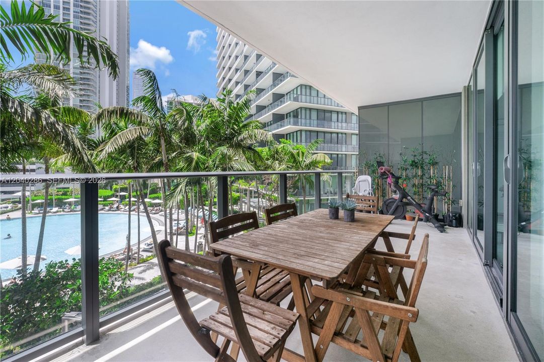 For Rent: $5,900 (2 beds, 2 baths, 1198 Square Feet)