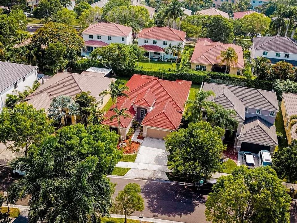 На продажу: $850,000 (4 спален, 2 ванн, 2285 Квадратных фут)