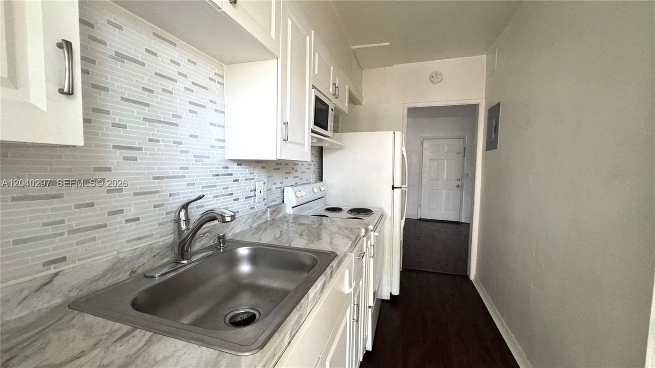 For Rent: $1,800 (1 beds, 1 baths, 550 Square Feet)