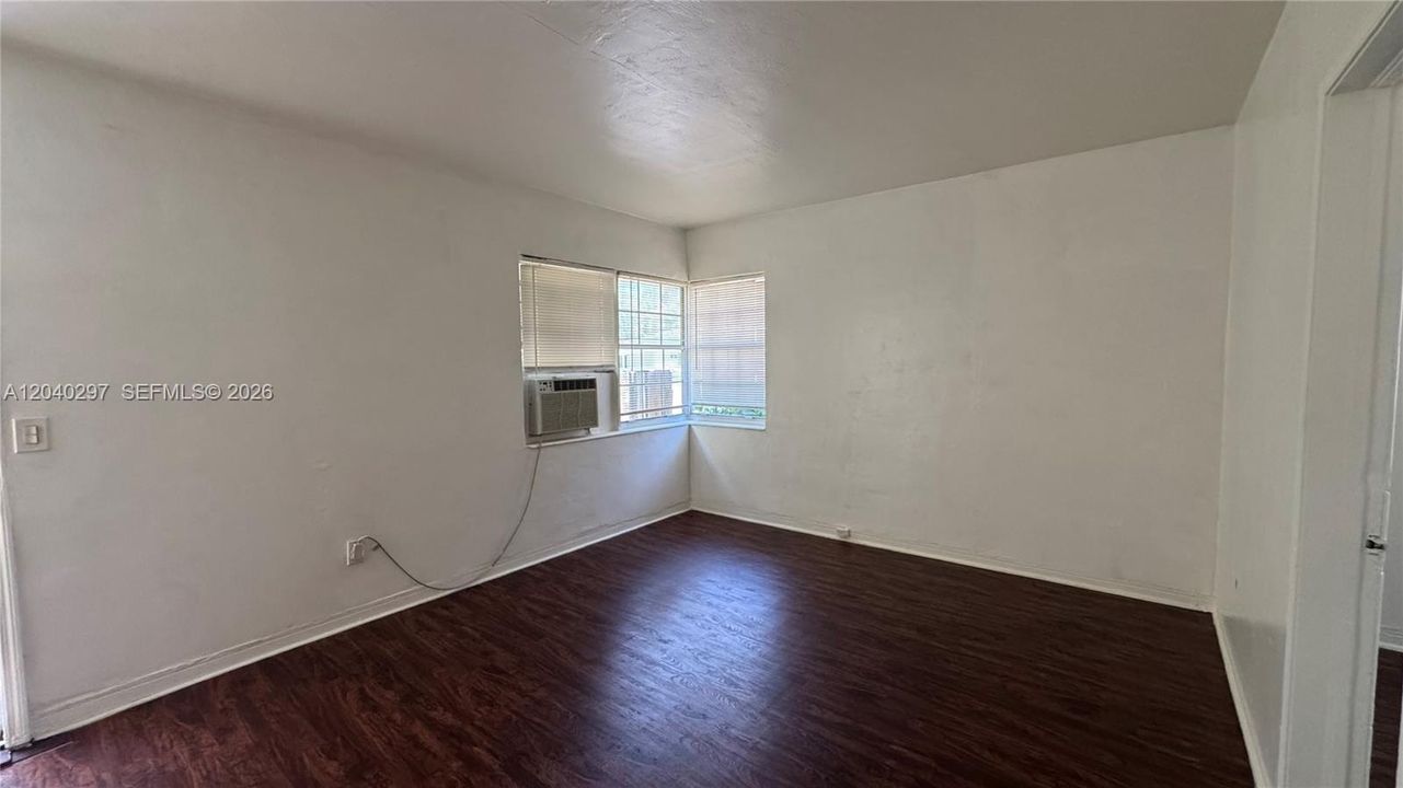 For Rent: $1,800 (1 beds, 1 baths, 550 Square Feet)