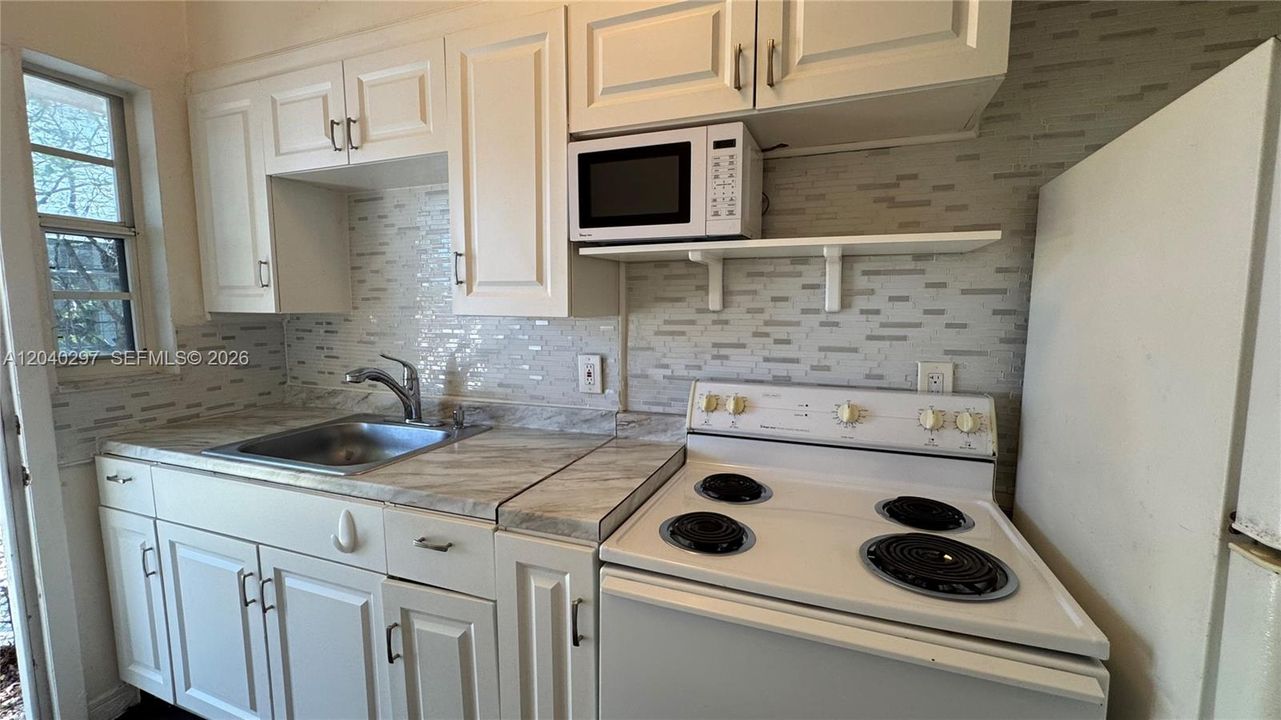 For Rent: $1,800 (1 beds, 1 baths, 550 Square Feet)