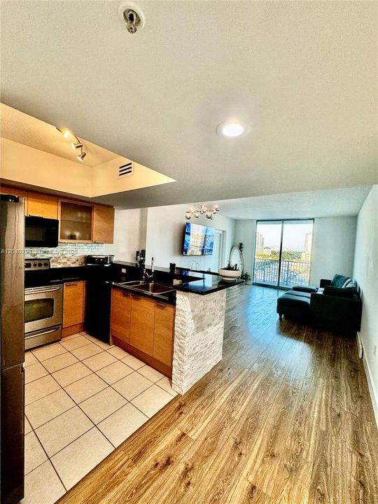 For Rent: $3,200 (2 beds, 2 baths, 1195 Square Feet)