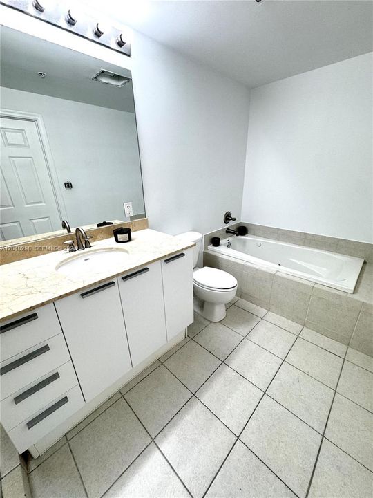 For Rent: $3,200 (2 beds, 2 baths, 1195 Square Feet)