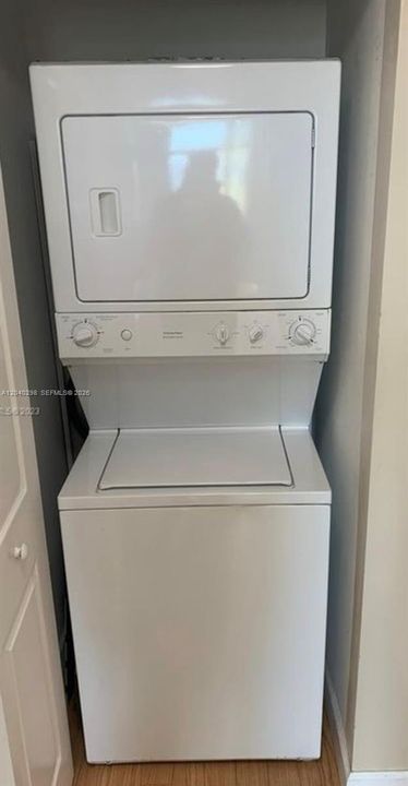 For Rent: $3,200 (2 beds, 2 baths, 1195 Square Feet)