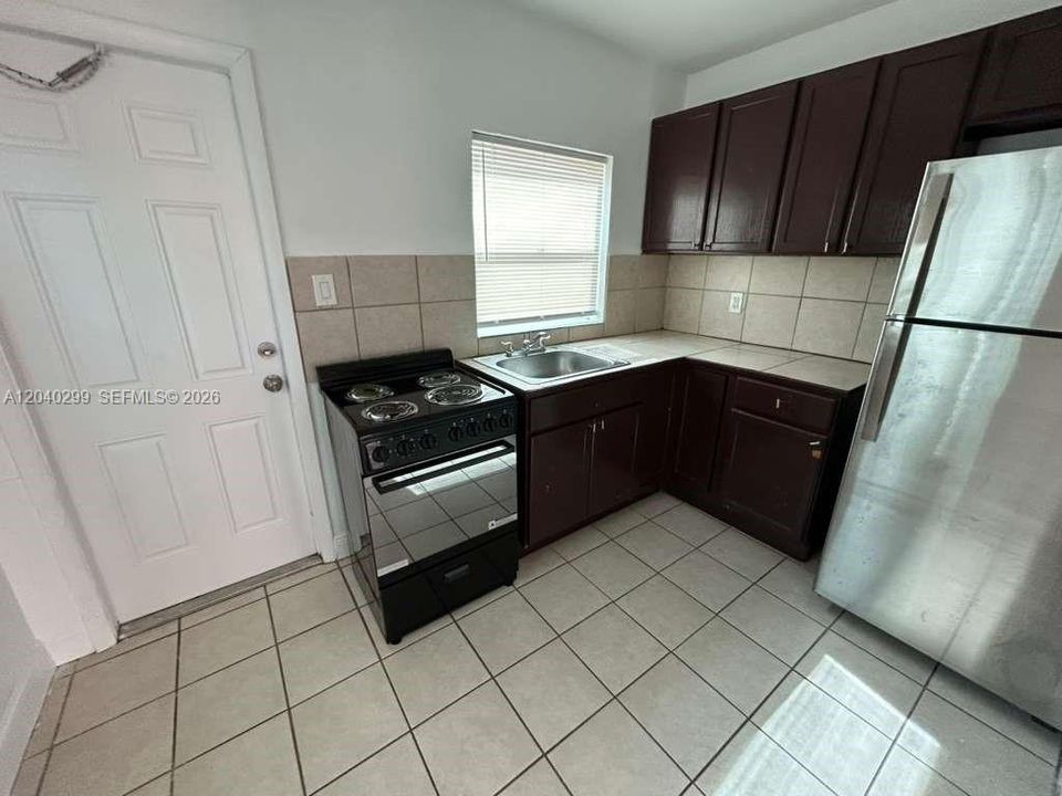 В аренду: $1,850 (2 спален, 2 ванн, 800 Квадратных фут)