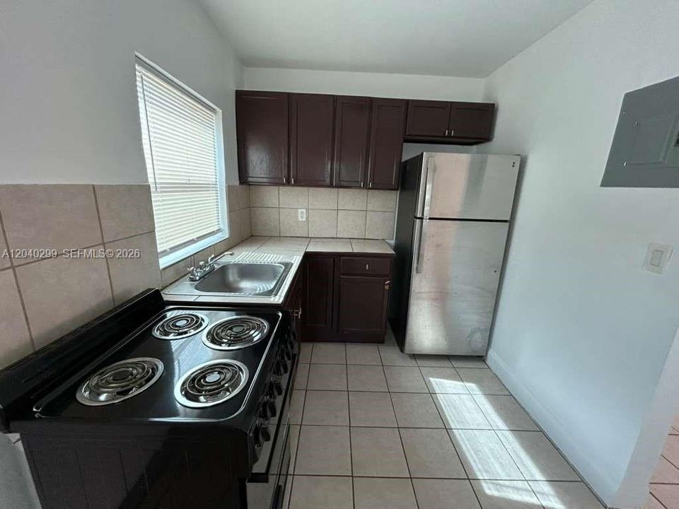 В аренду: $1,850 (2 спален, 2 ванн, 800 Квадратных фут)