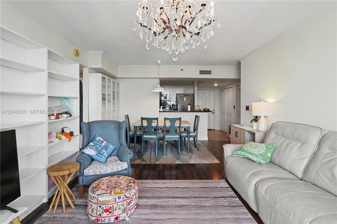 En Venta: $540,000 (2 camas, 2 baños, 1027 Pies cuadrados)
