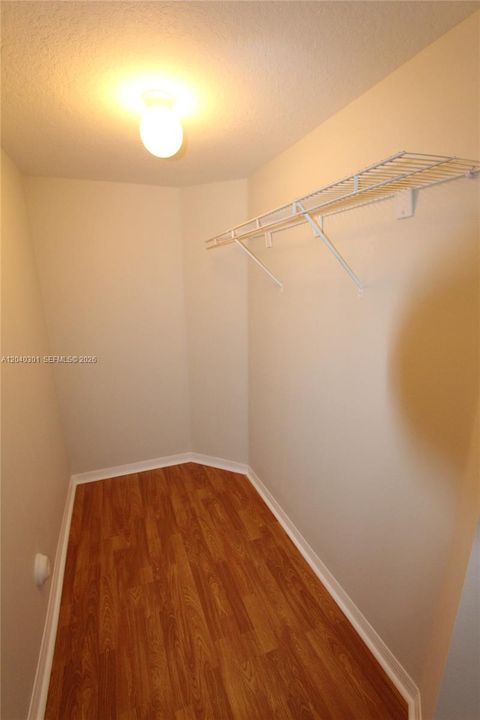 For Rent: $1,975 (2 beds, 2 baths, 817 Square Feet)