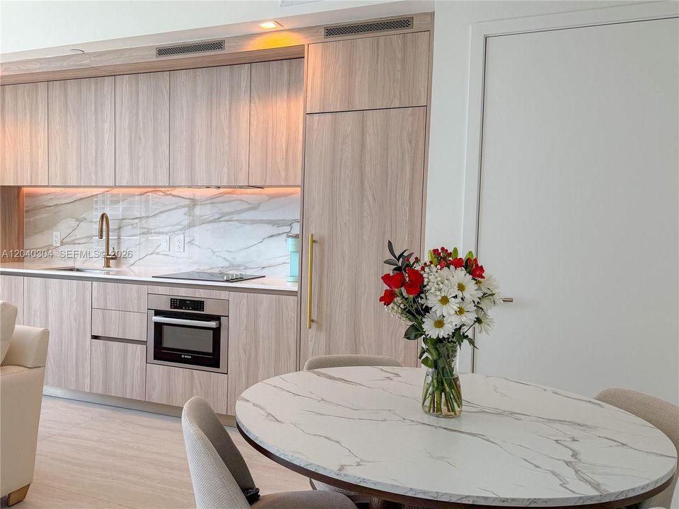 For Rent: $4,500 (1 beds, 1 baths, 551 Square Feet)