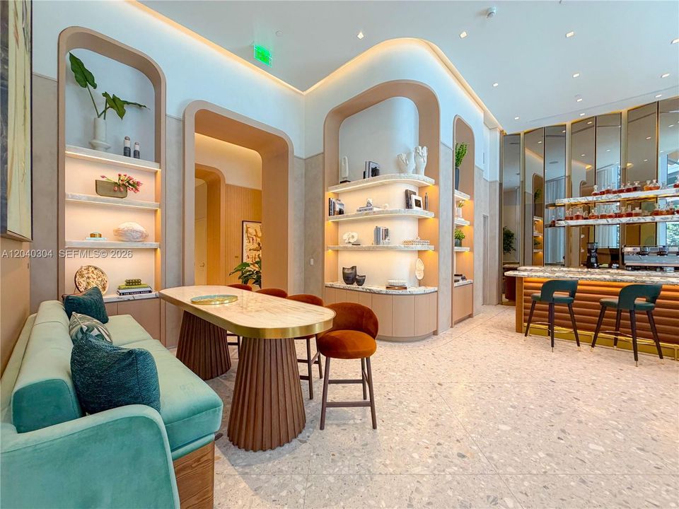 For Rent: $4,500 (1 beds, 1 baths, 551 Square Feet)