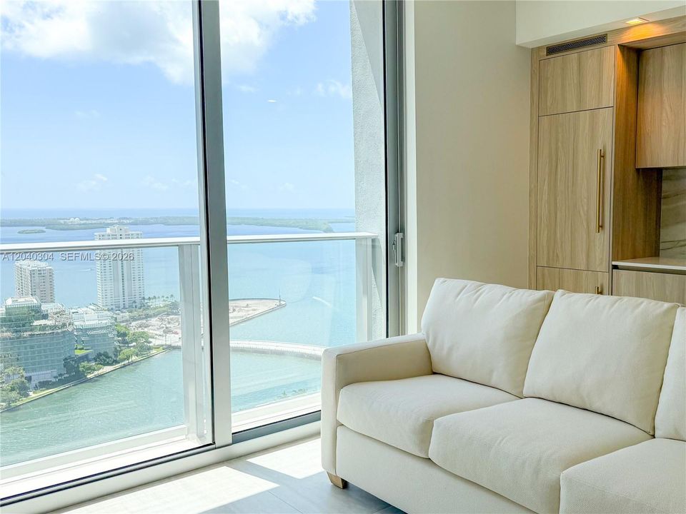 For Rent: $4,500 (1 beds, 1 baths, 551 Square Feet)