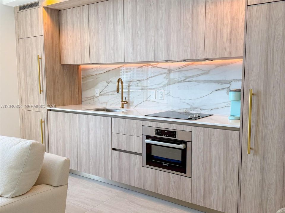 For Rent: $4,500 (1 beds, 1 baths, 551 Square Feet)