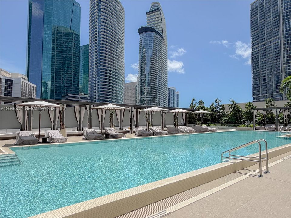 For Rent: $4,500 (1 beds, 1 baths, 551 Square Feet)