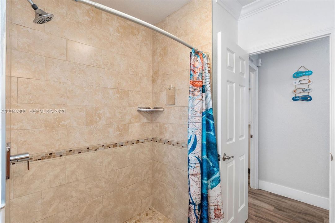 На продажу: $815,000 (2 спален, 2 ванн, 1296 Квадратных фут)
