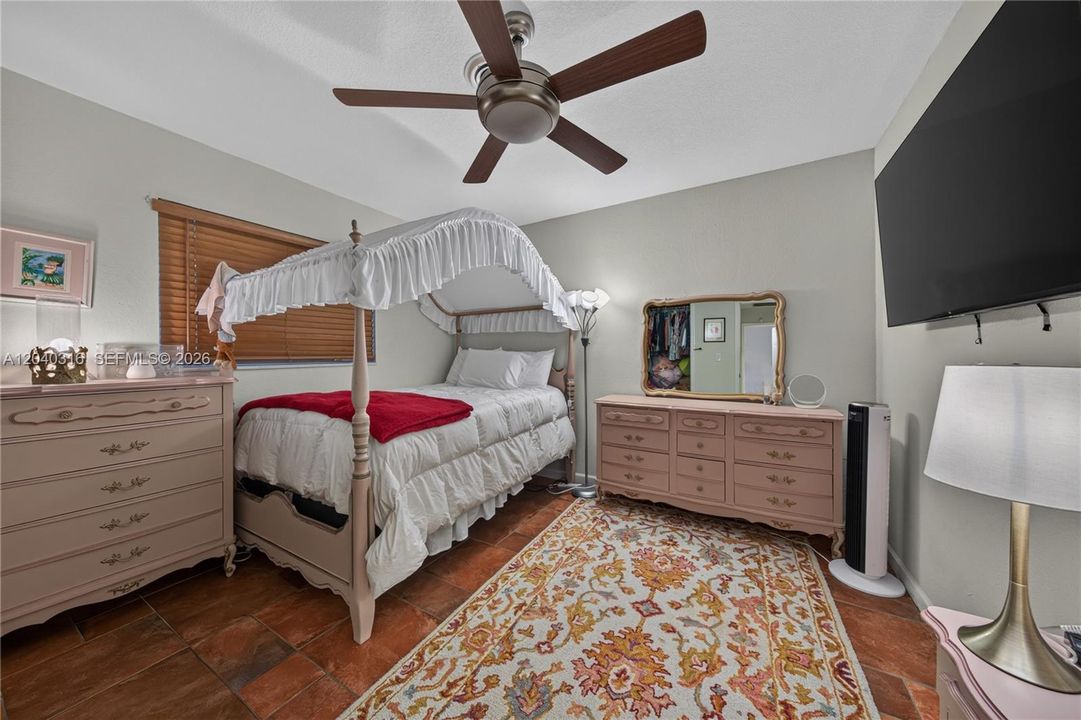 For Sale: $899,000 (3 beds, 2 baths, 2336 Square Feet)