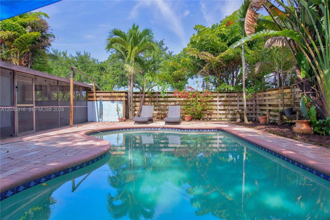 For Sale: $899,000 (3 beds, 2 baths, 2336 Square Feet)