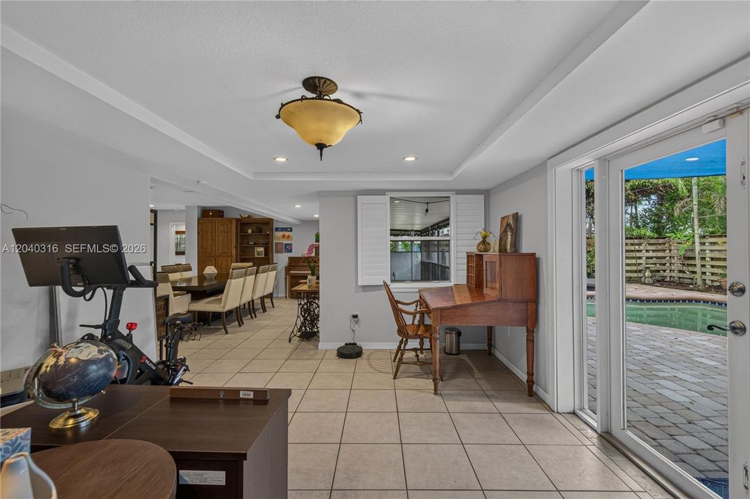 For Sale: $899,000 (3 beds, 2 baths, 2336 Square Feet)