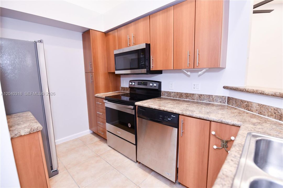 For Rent: $1,850 (1 beds, 1 baths, 630 Square Feet)