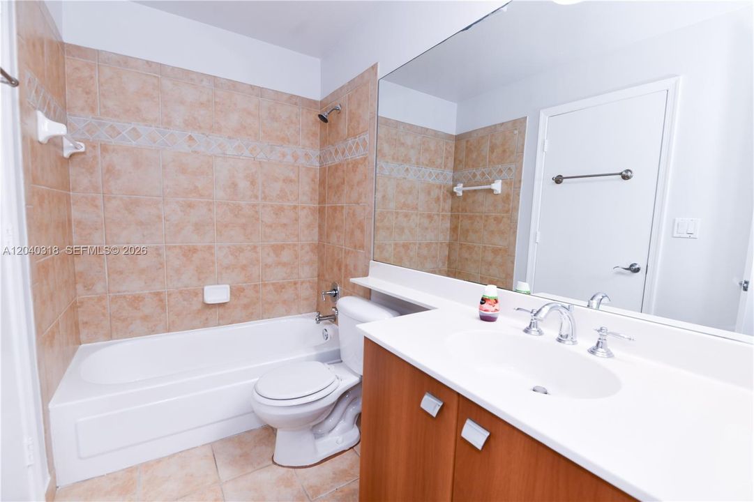 For Rent: $1,850 (1 beds, 1 baths, 630 Square Feet)