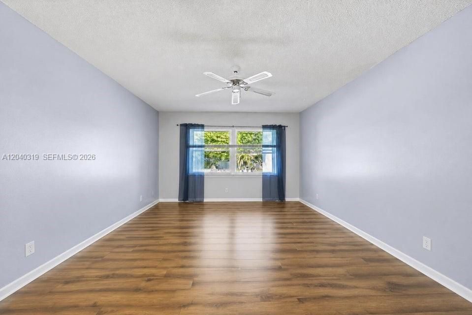 For Sale: $175,000 (2 beds, 2 baths, 1050 Square Feet)