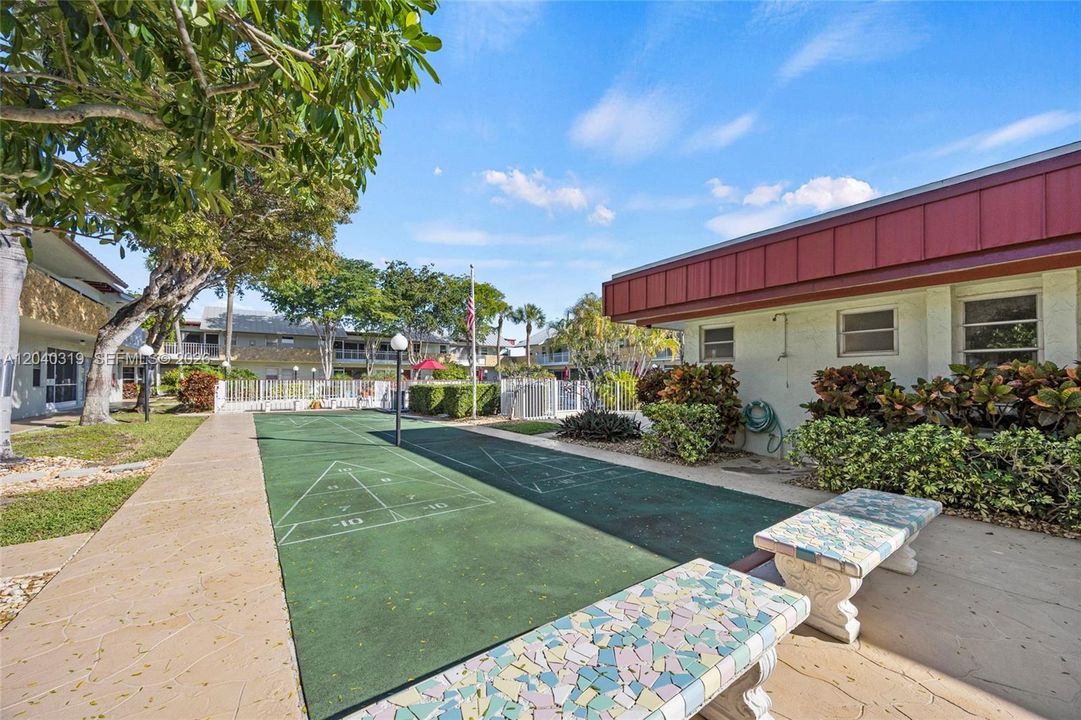 For Sale: $175,000 (2 beds, 2 baths, 1050 Square Feet)