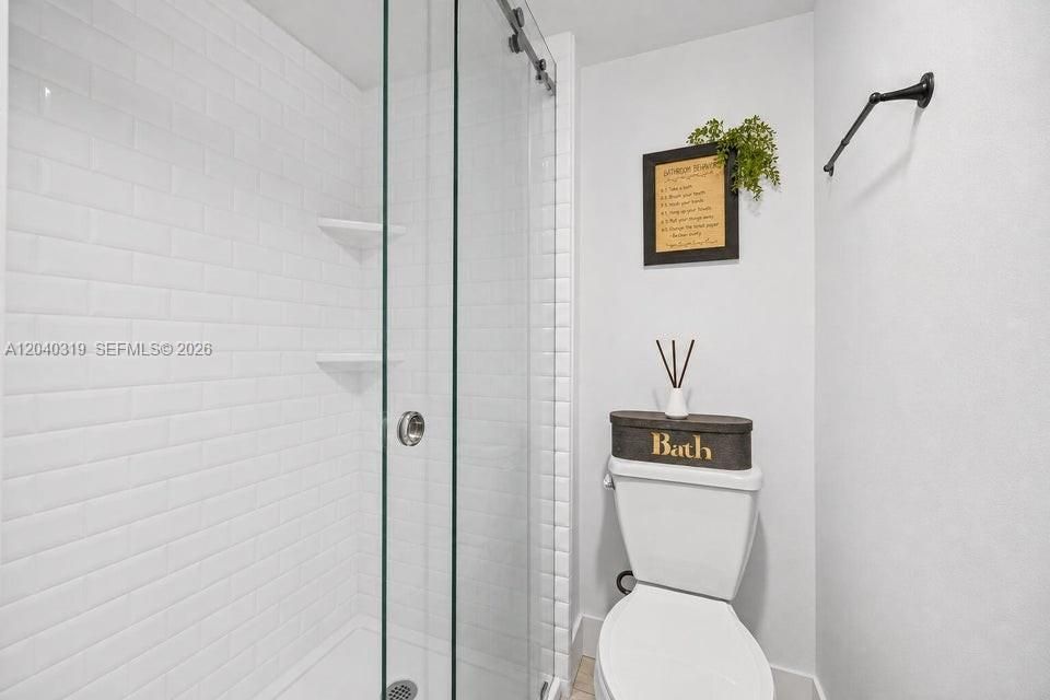 For Sale: $175,000 (2 beds, 2 baths, 1050 Square Feet)