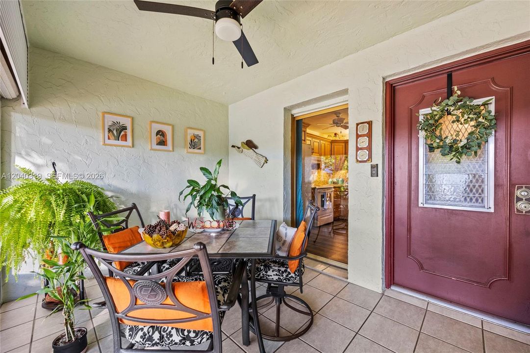 For Sale: $175,000 (2 beds, 2 baths, 1050 Square Feet)