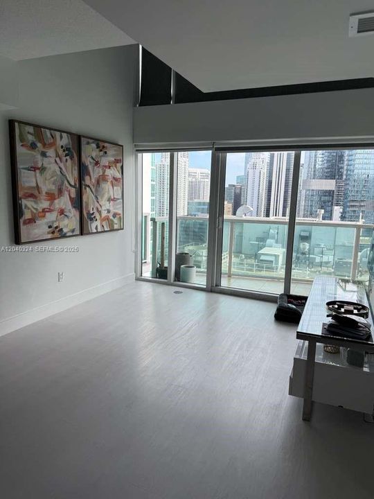 For Sale: $695,000 (2 beds, 2 baths, 1402 Square Feet)