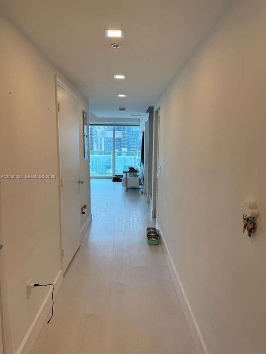 For Sale: $695,000 (2 beds, 2 baths, 1402 Square Feet)
