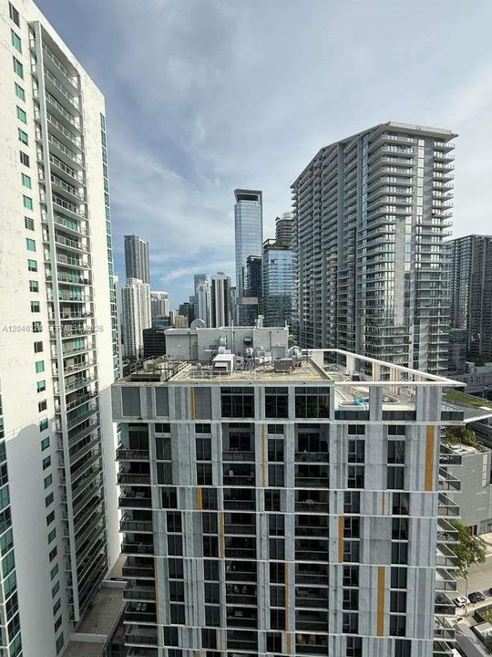 For Sale: $695,000 (2 beds, 2 baths, 1402 Square Feet)