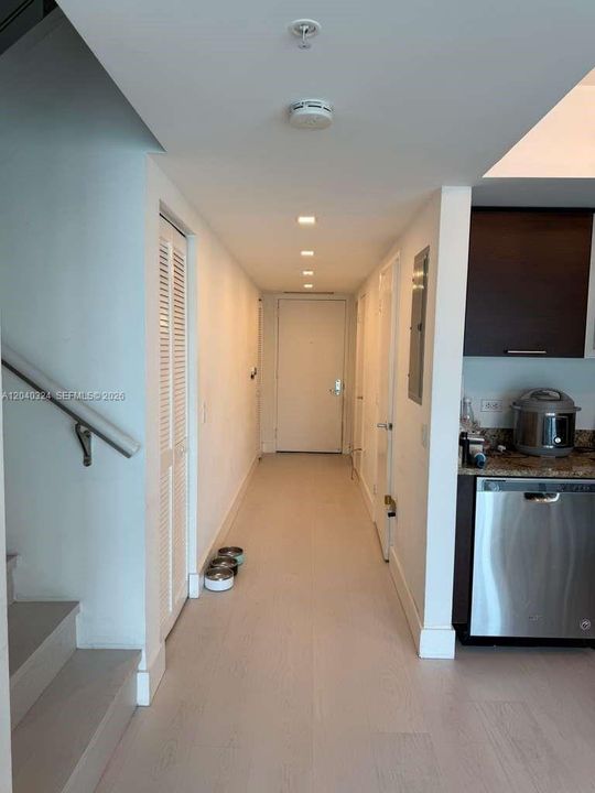 For Sale: $695,000 (2 beds, 2 baths, 1402 Square Feet)