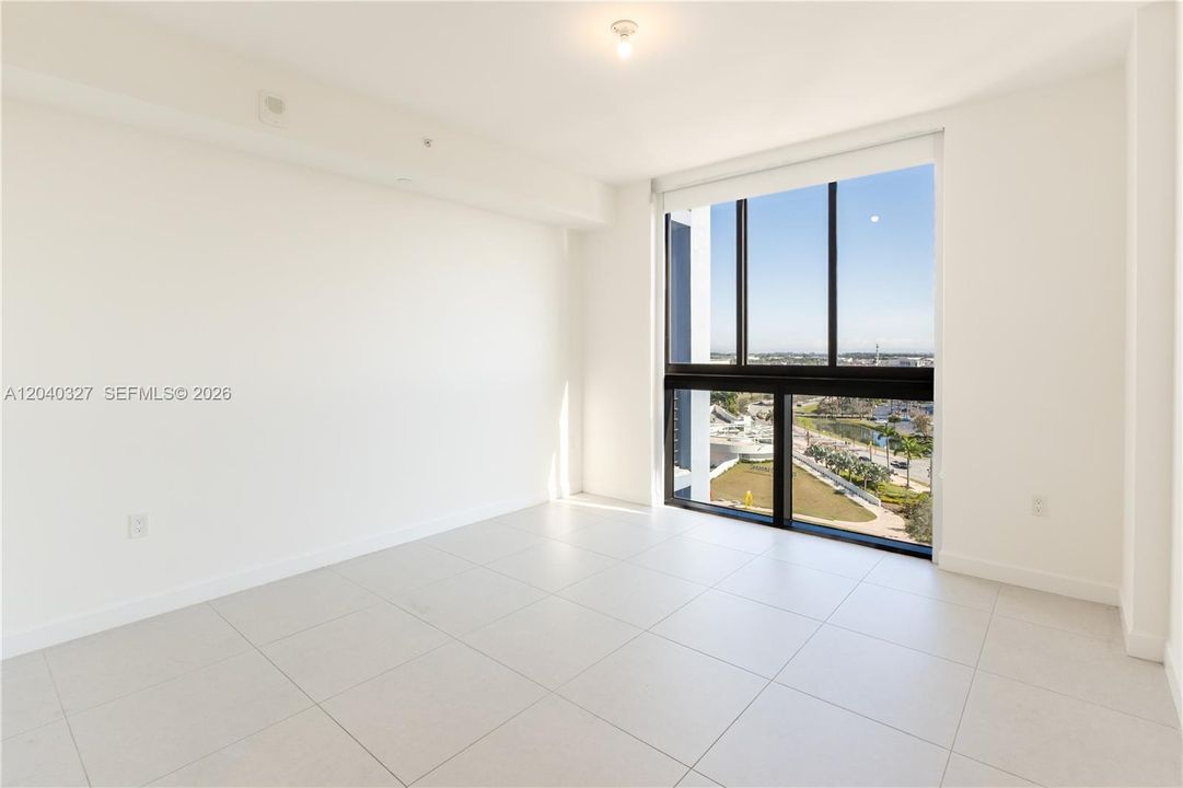 В аренду: $4,600 (3 спален, 3 ванн, 1379 Квадратных фут)