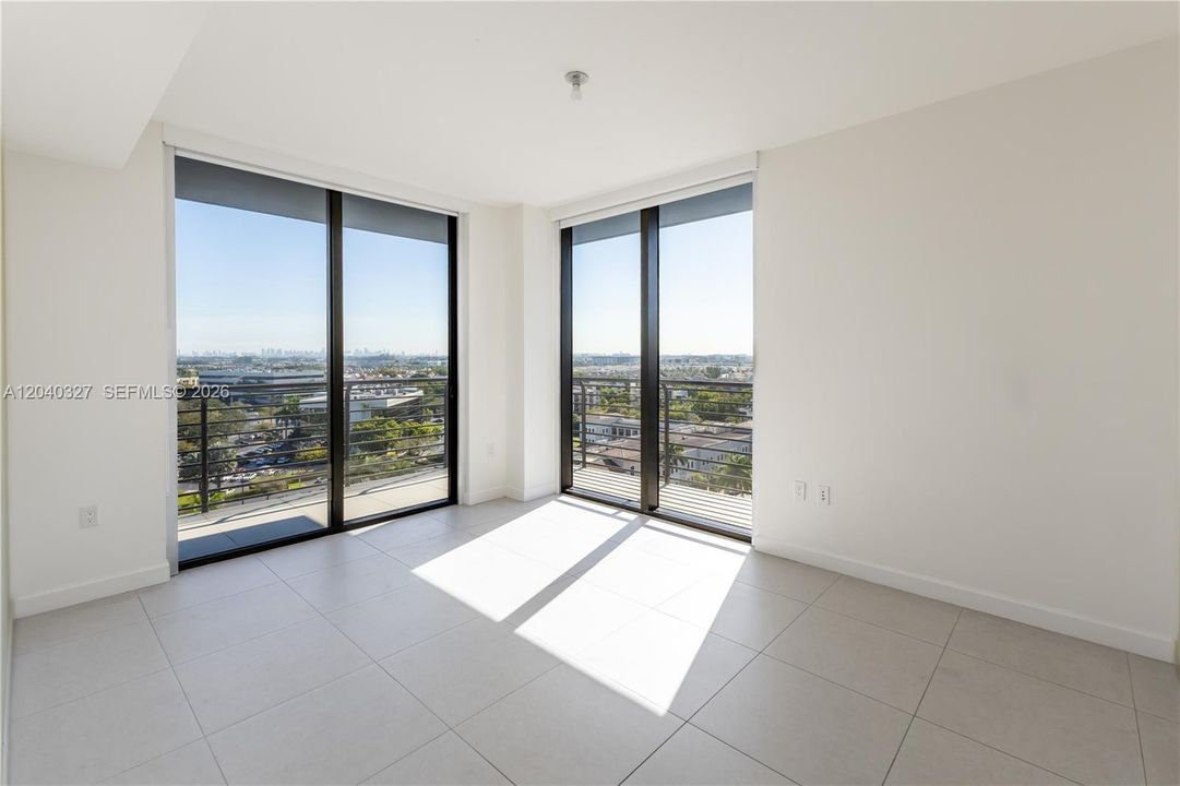 В аренду: $4,600 (3 спален, 3 ванн, 1379 Квадратных фут)