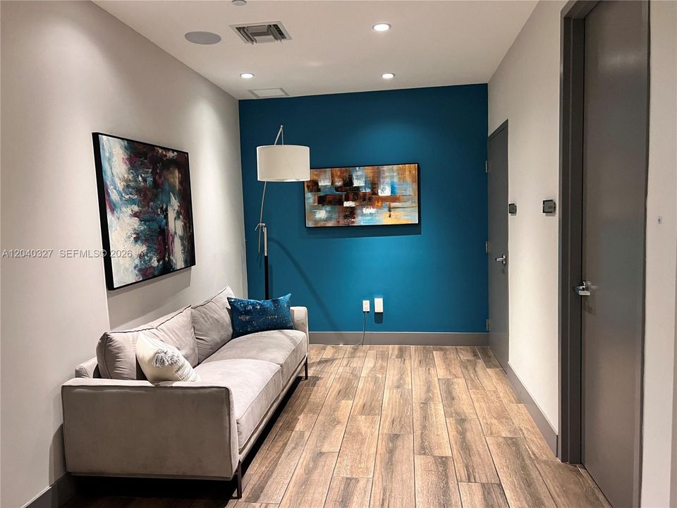 В аренду: $4,600 (3 спален, 3 ванн, 1379 Квадратных фут)