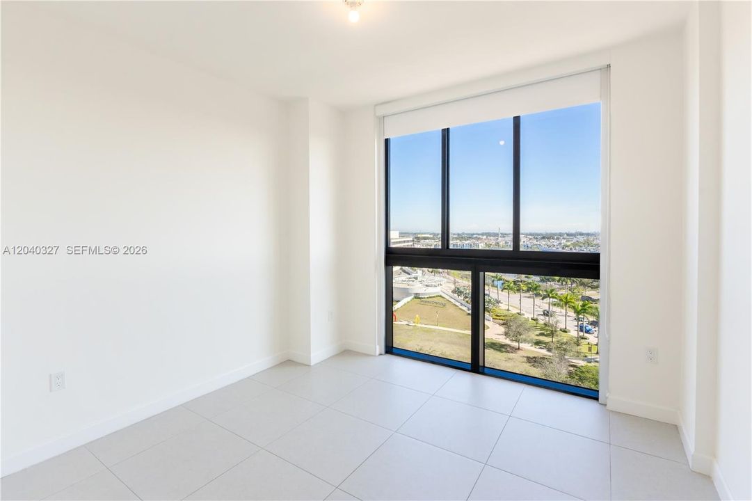 В аренду: $4,600 (3 спален, 3 ванн, 1379 Квадратных фут)