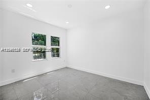 For Rent: $2,750 (3 beds, 2 baths, 1284 Square Feet)