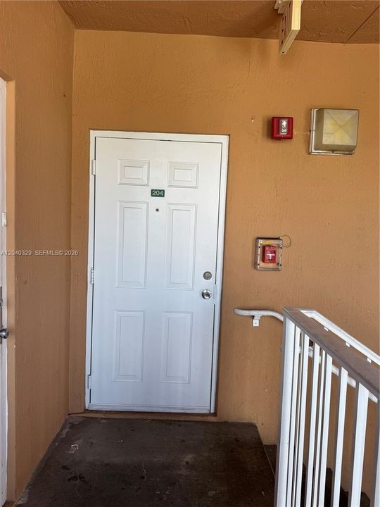 For Rent: $2,250 (2 beds, 2 baths, 1030 Square Feet)
