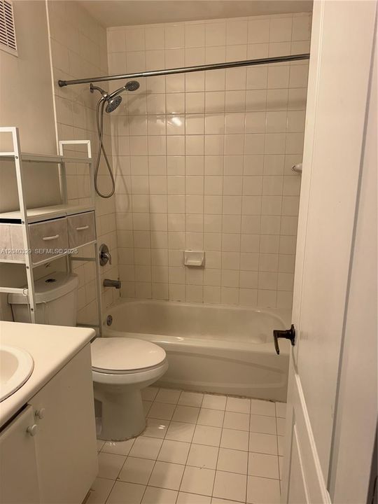 For Rent: $2,250 (2 beds, 2 baths, 1030 Square Feet)