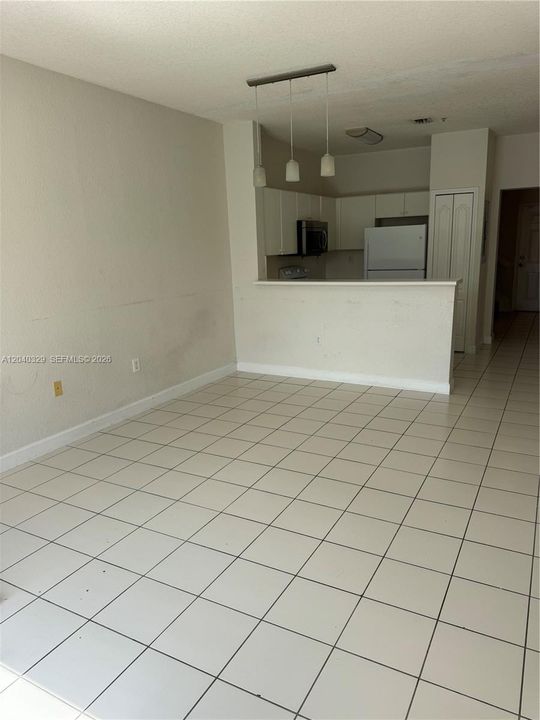 For Rent: $2,250 (2 beds, 2 baths, 1030 Square Feet)