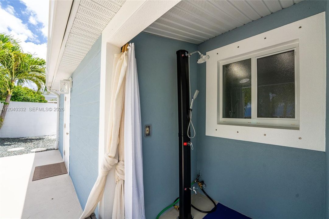 На продажу: $429,990 (3 спален, 2 ванн, 1485 Квадратных фут)